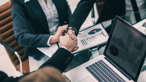 Szkolenia BHP online – nowoczesny sposób nauki bez wychodzenia z domu!